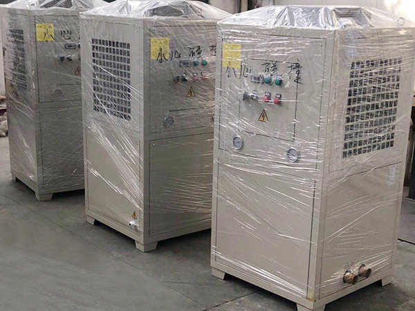 油冷機(jī)廠家安裝配管注意的細(xì)節(jié) 油冷機(jī)廠家安裝配管注意的細(xì)節(jié)